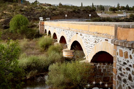 Puente del río Esteras de Valdemanco del Esteras